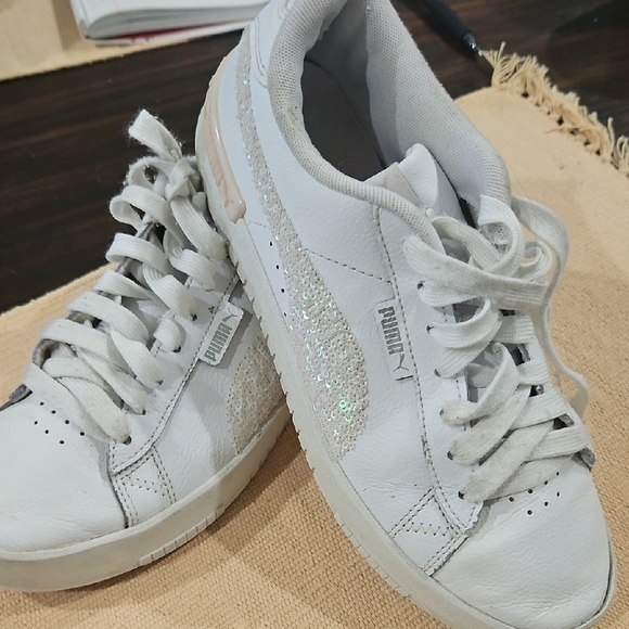 Puma White and Silver Sneakers Versatile Style - Picture 6 of 6